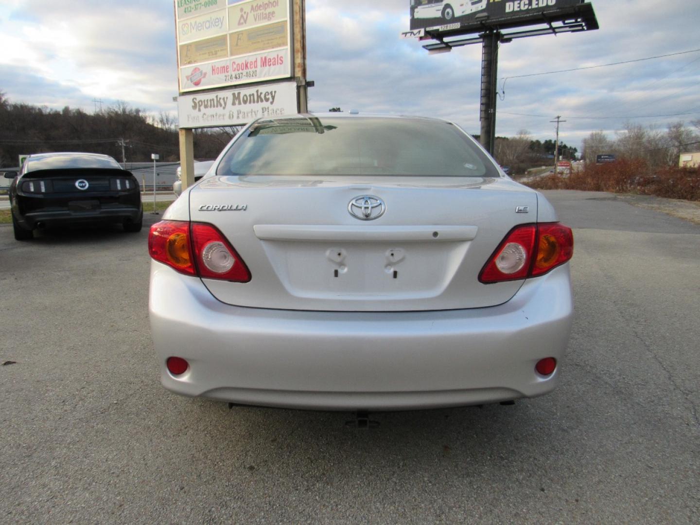 2009 SIlver /Gray Toyota Corolla LE (JTDBL40E299) with an 1.8L L4 DOHC 16V engine, 5-Speed Automatic Overdrive transmission, located at 6 Oliver Rd., Uniontown, PA, 15401, (724) 438-2024, 0.000000, 0.000000 - 2009 Toyota Corolla LE...GRAY CLOTH INTERIOR...POWER W/L/M/CRUISE...AM/FM CD...A/C...NEW TIRES...DON'T DELAY CALL TODAY!!! - Photo#5